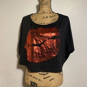 Caron Sport cropped, oversized top, size 1X.